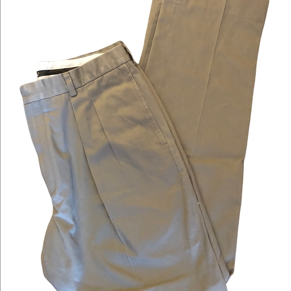 L.L. Bean Khaki Pleated Casual Dad Pants SZ 35X34 Creased Hard To Find Size - Picture 6 of 6